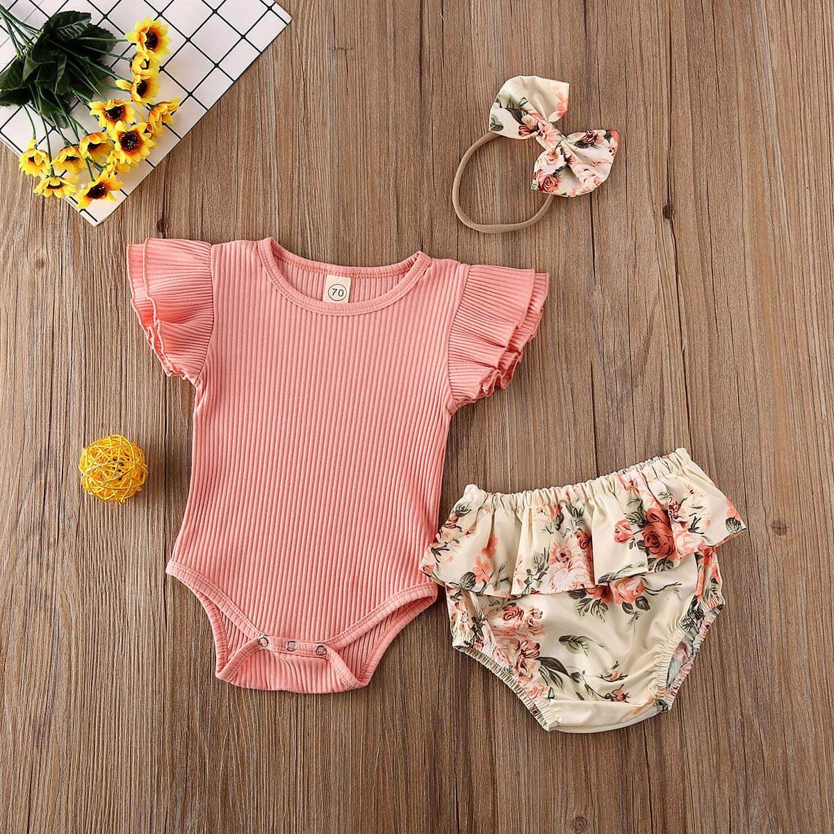 Flæseflæse med ribbet blomstret shortsæt