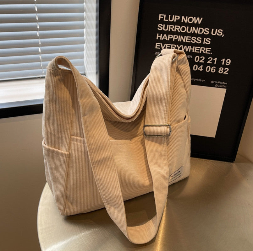 Kvinders Rummelig Skuldertaske i Fløjl 5