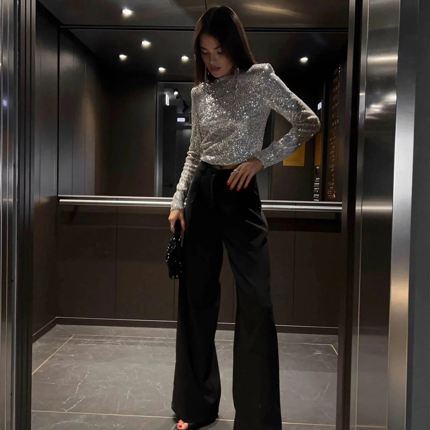 Kvinders Festtop med Paljetter og Luksuriøst Design i Åndbart