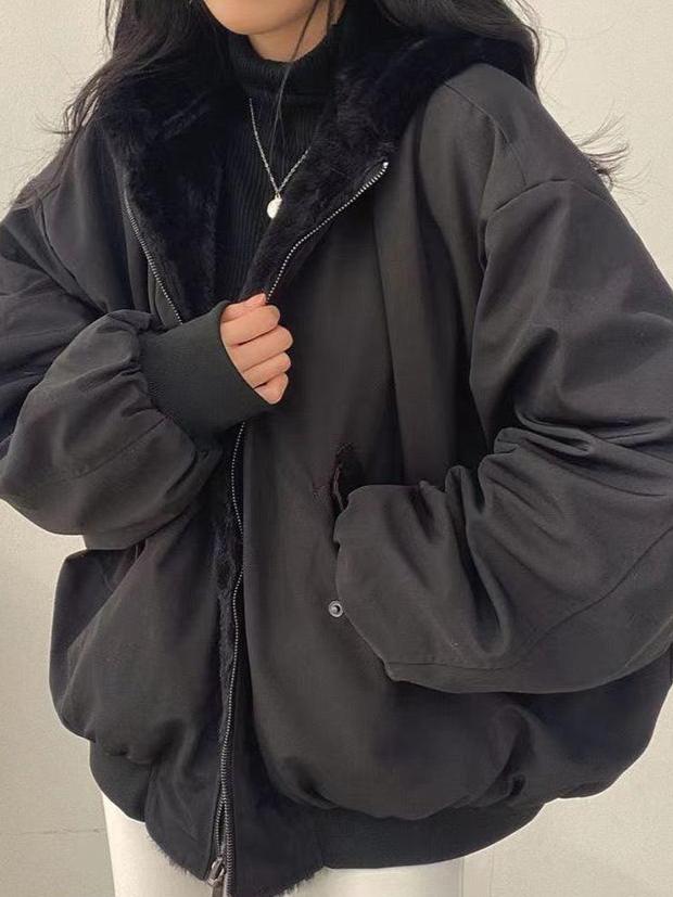 Dame Oversized Vinterjakke Med Lynlås og Ribbede Detaljer 4