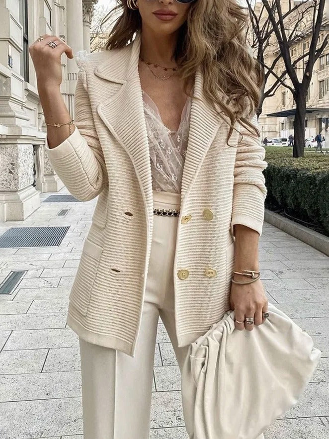 Kvinders Dobbeltradet Blazer Med Klassisk Revers 4