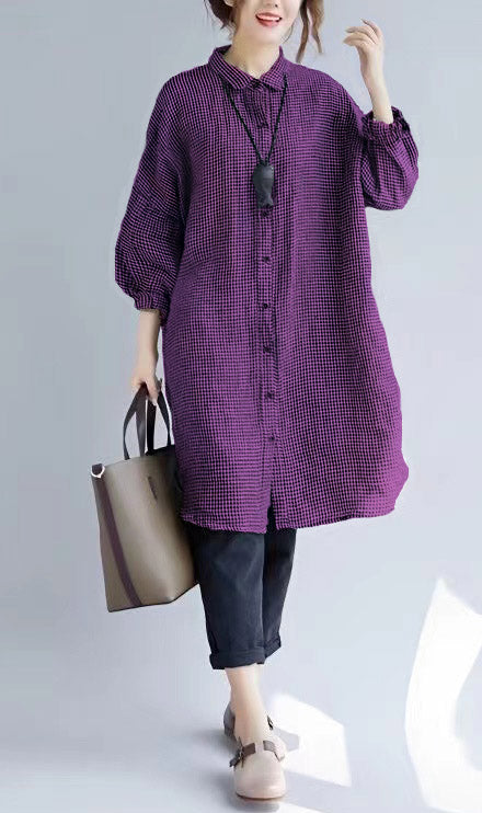 Kvinders Oversize T-shirt med Plaid Mønster og Nedfoldet Krave 9
