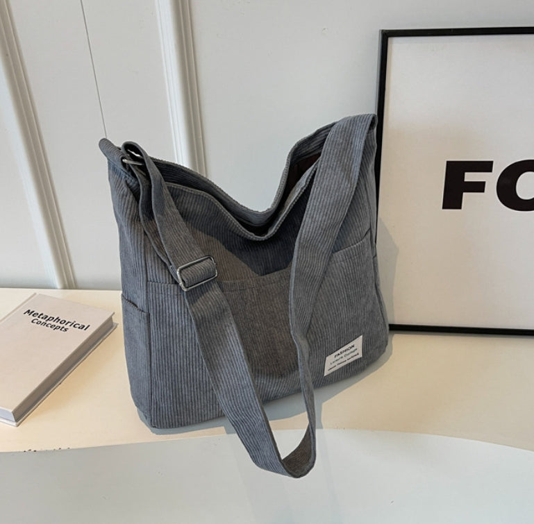 Kvinders Rummelig Skuldertaske i Fløjl 6