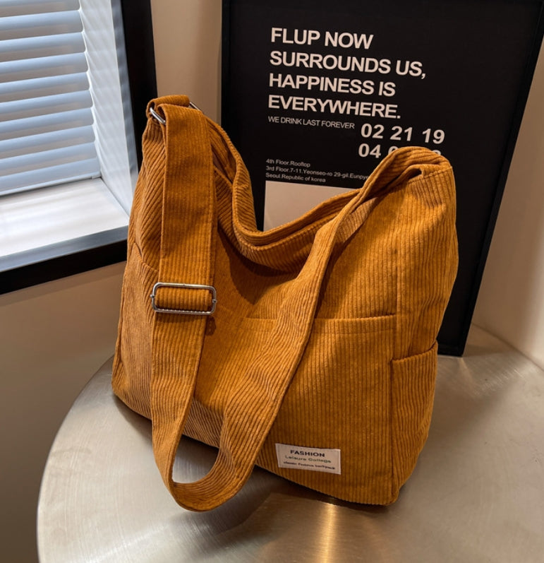 Kvinders Rummelig Skuldertaske i Fløjl 7