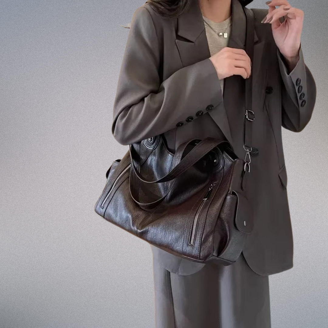 Kvinders Skuldertaske i Vegansk Læder med Metal Accenter 4