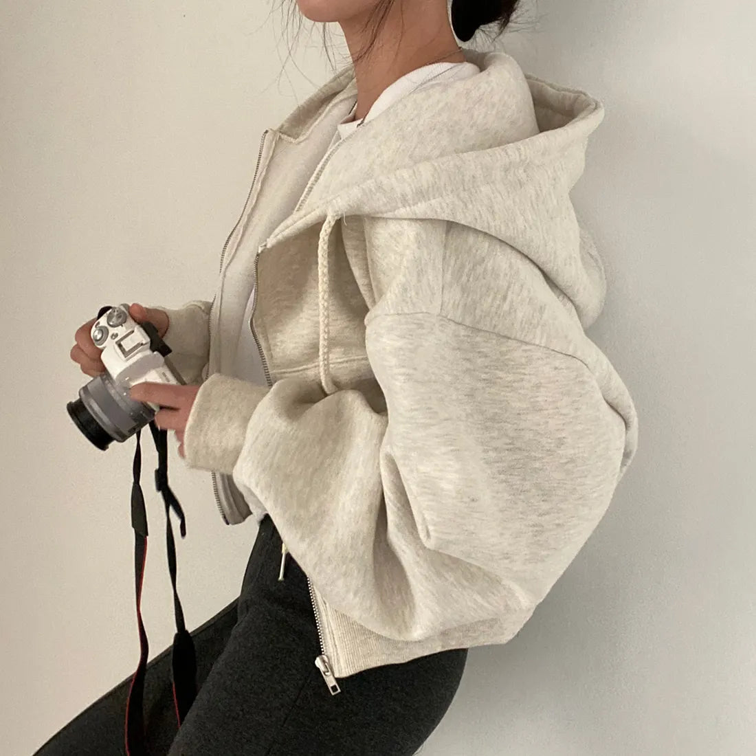 Kvinders Sweatshirt med Lynlås og Skrånende Skuldre 2