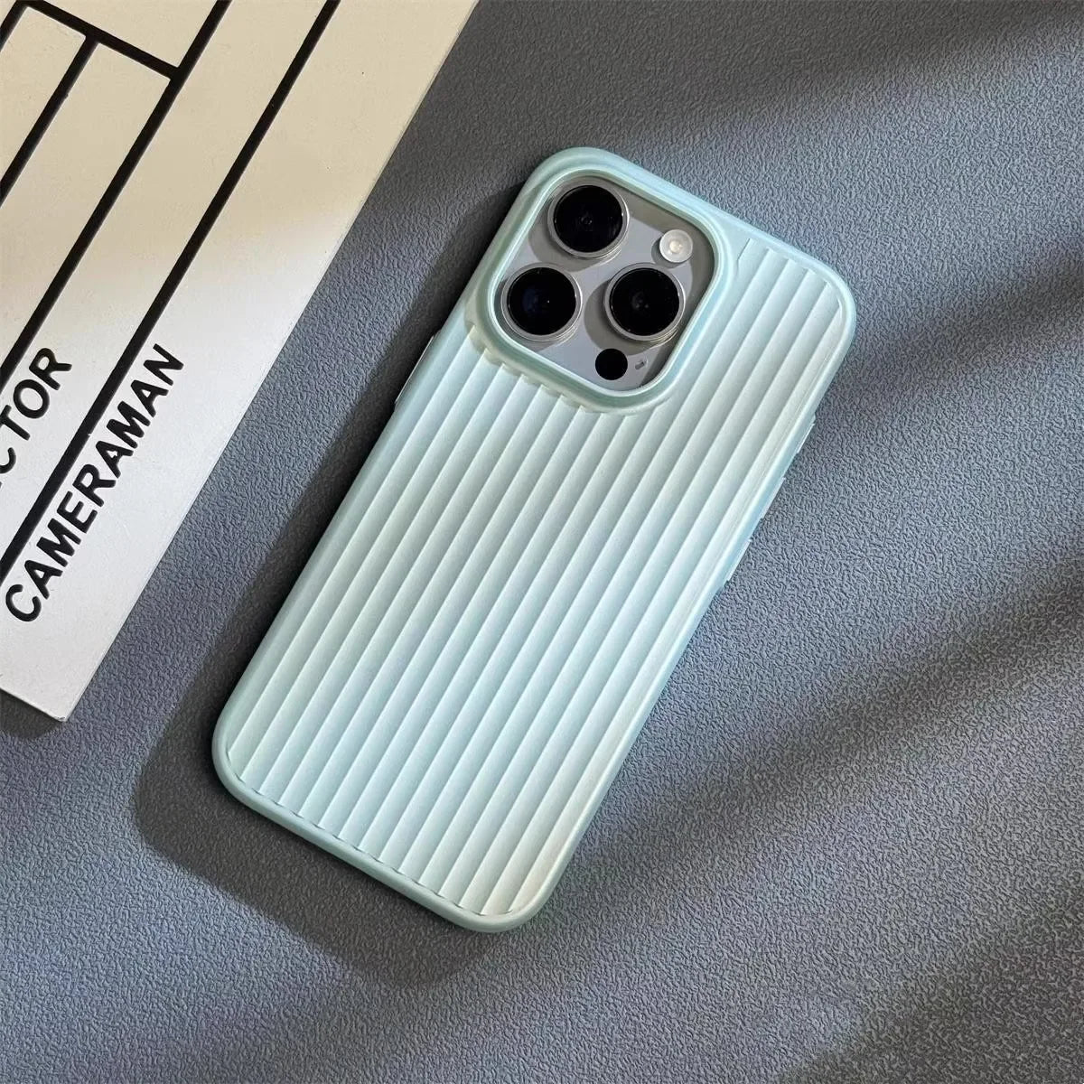 Minimalistisk Telefonetui med Ribbet Design 3