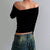 Ensfarvede langærmede off shoulder-toppe