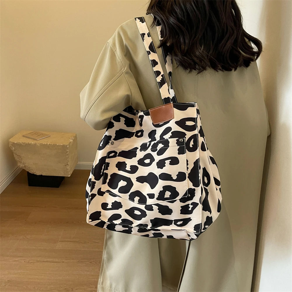 Overdimensioneret skuldertaske med leopardprint