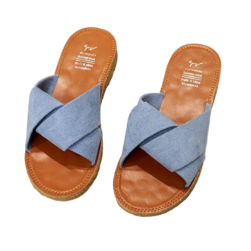 Sandaler med kryds og tværs af remme