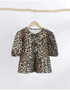 Leopardmønstret bluse med pufærmer